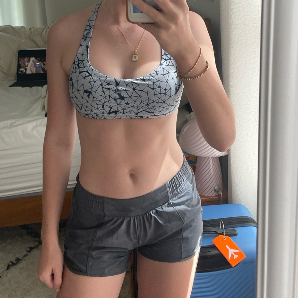 Lululemon hotty hots size 2, like new, grey color